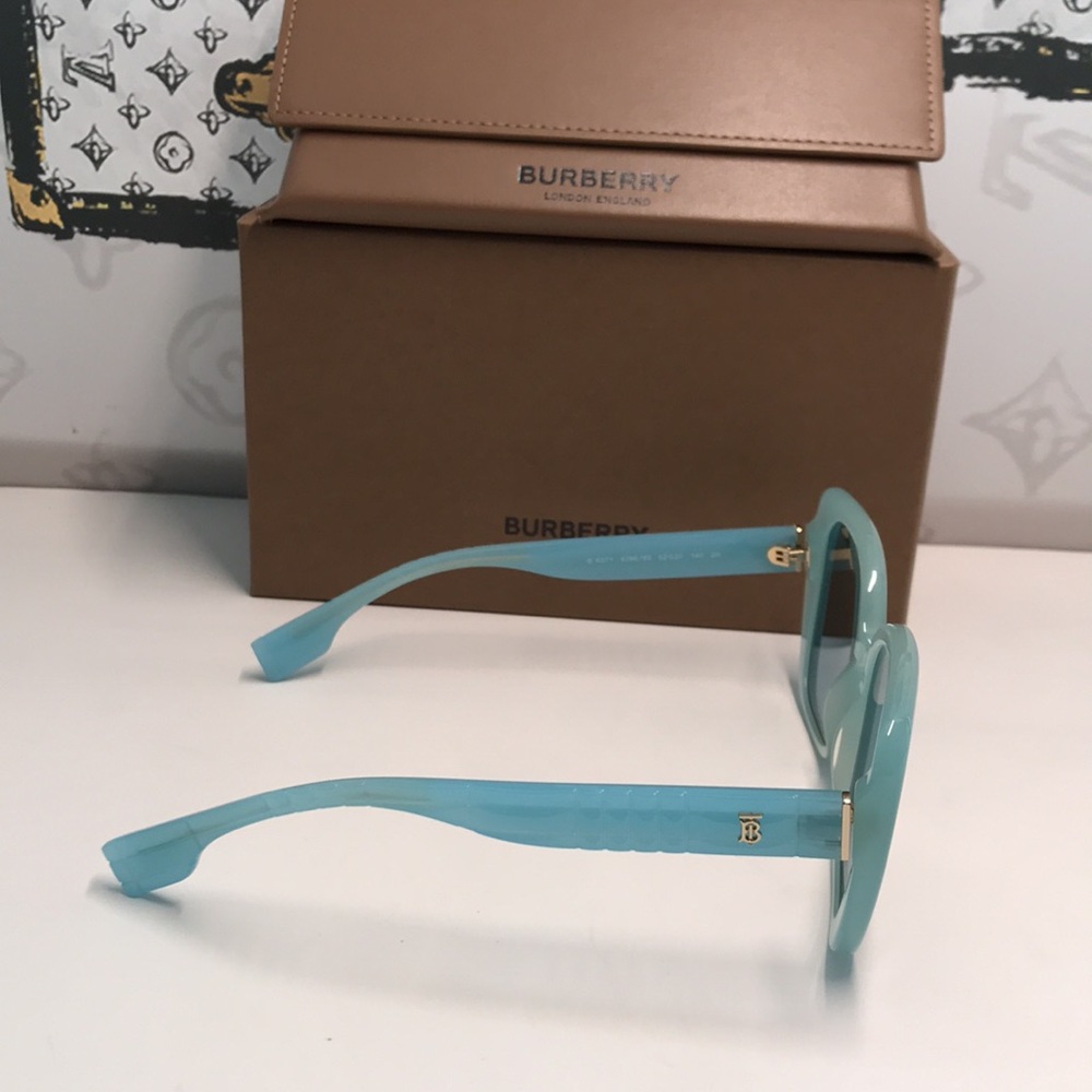 NEW AUTHENTIC Burberry Blue Women's Sunglasses BE4371 4086 - Picture 7 of 13